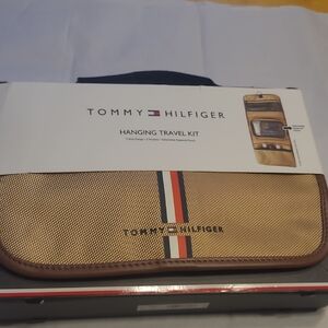 NWT Men's Tommy Hilfiger Style Khaki Hanging Travel Kit
